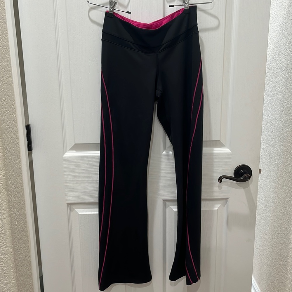 NWOT New Balance 
Size S 
Black and Pink.
Athletic pants 
Yoga
#300C